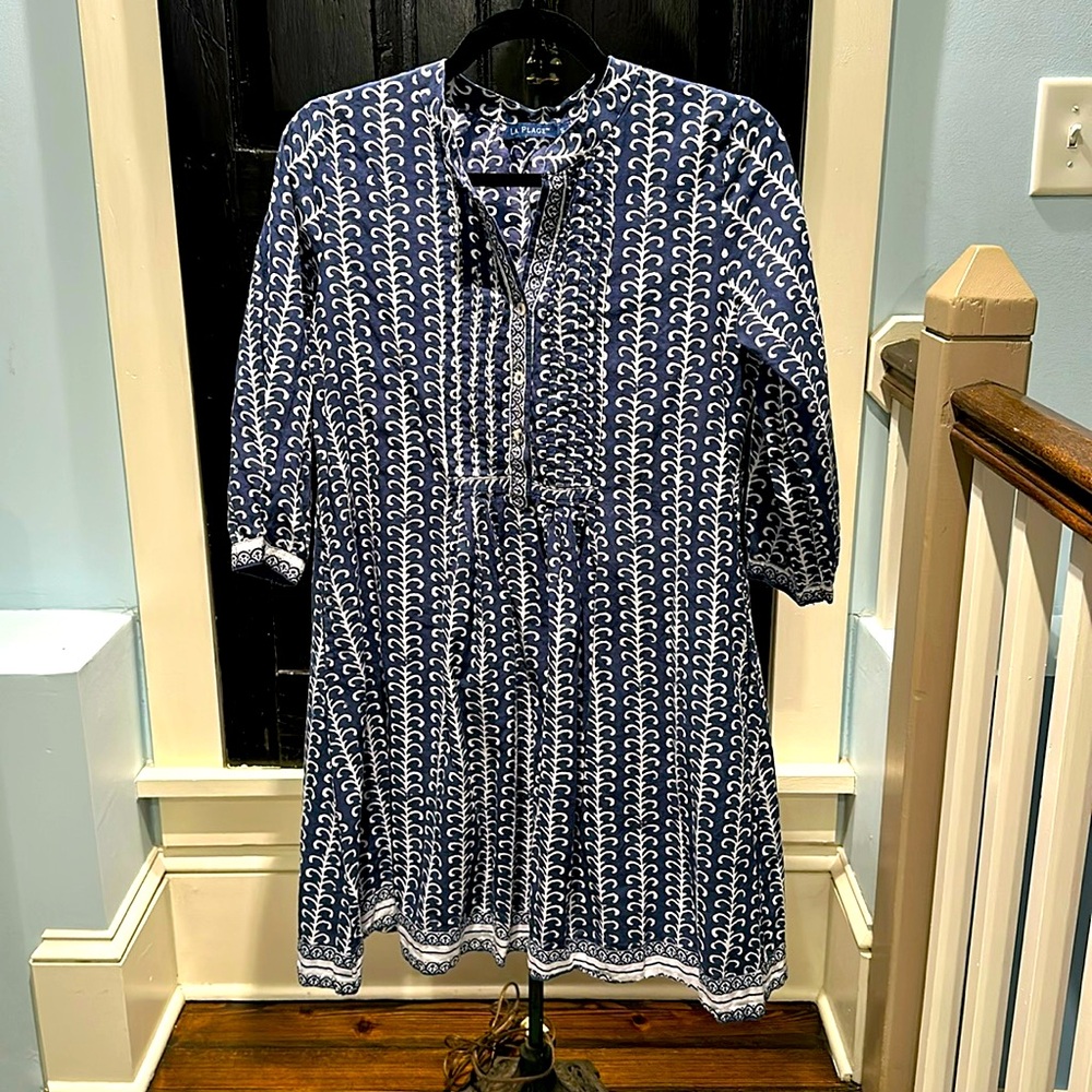 Mother of pearl buttons, cotton navy blue and white dress